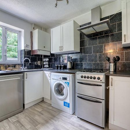 Capri 13 Sa - 3 Bed House, Close To Loughborough University & M1 Motorway, Free Wifi, Big Garden, Ample Parking- Ask For Contractor Rates! Ngoại thất bức ảnh