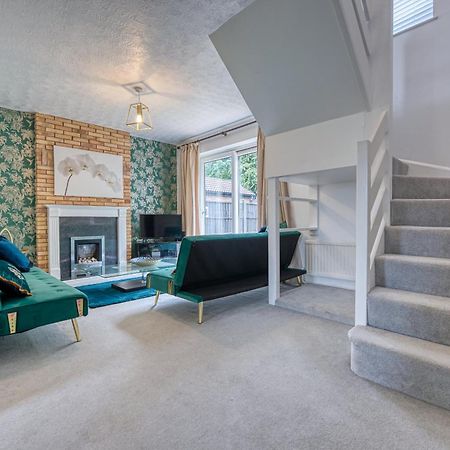 Capri 13 Sa - 3 Bed House, Close To Loughborough University & M1 Motorway, Free Wifi, Big Garden, Ample Parking- Ask For Contractor Rates! Ngoại thất bức ảnh