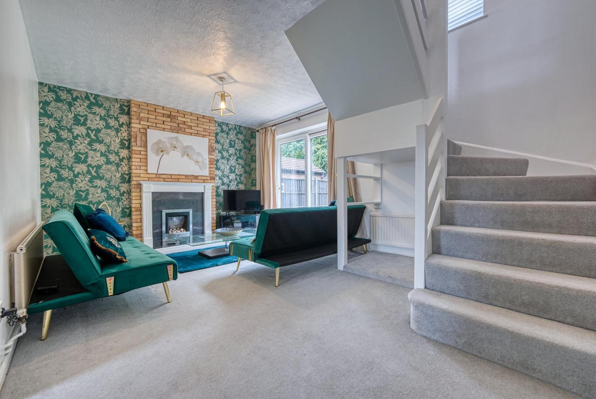 Capri 13 Sa - 3 Bed House, Close To Loughborough University & M1 Motorway, Free Wifi, Big Garden, Ample Parking- Ask For Contractor Rates! Ngoại thất bức ảnh