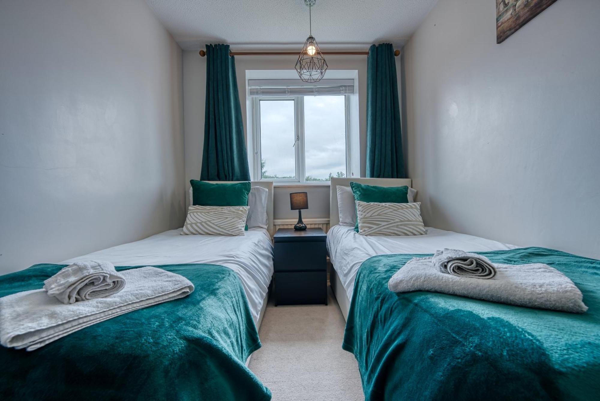 Capri 13 Sa - 3 Bed House, Close To Loughborough University & M1 Motorway, Free Wifi, Big Garden, Ample Parking- Ask For Contractor Rates! Ngoại thất bức ảnh